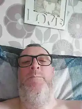 Snapshot of bigdickpeter78 chatting on May 17, 2026, 10:48 am bigdickpeter78 online show from May 17, 2026, 10:48 am
