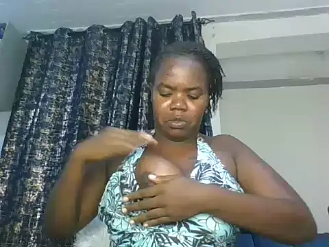 Snapshot of summerdivah chatting on May 17, 2026, 9:37 pm summerdivah online show from May 17, 2026, 9:37 pm