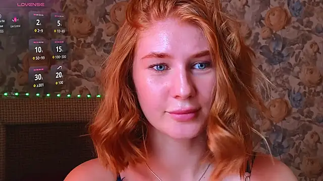 Snapshot of Juli_Ginger chatting on July 19, 2026, 2:36 pm Juli Ginger online show from July 19, 2026, 2:36 pm