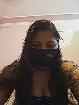 Miss kirtii online show from May 21, 2026, 5:49 am