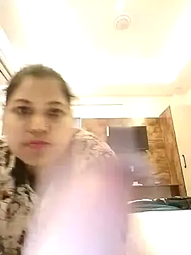 Miss kirtii online show from May 18, 2026, 7:46 am