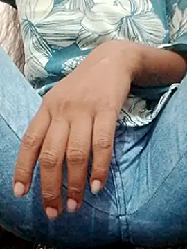 AnjuSharma23 online show from May 19, 2026, 12:01 pm