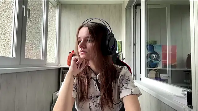 Snapshot of LisbethShellenbarger chatting on May 19, 2026, 7:59 am LisbethShellenbarger online show from May 19, 2026, 7:59 am