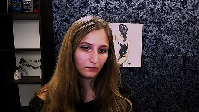Jenny smille  online show from May 27, 2026, 8:32 am