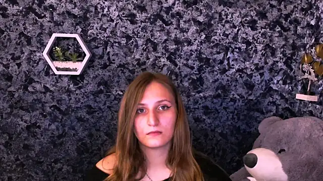 Jenny smille  online show from May 29, 2026, 8:20 am