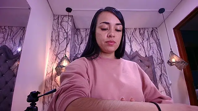 Snapshot of Queen_Nyxx chatting on June 16, 2026, 2:11 am Queen Nyxx online show from June 16, 2026, 2:11 am