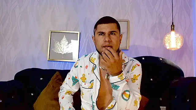 Snapshot of dominikvega chatting on June 25, 2026, 6:35 pm dominikvega online show from June 25, 2026, 6:35 pm