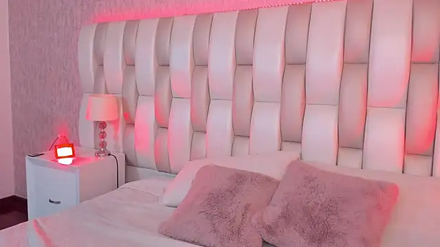 alice lodge  online show from June 20, 2026, 3:33 am