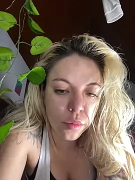 Natashabennett online show from May 19, 2026, 3:24 am