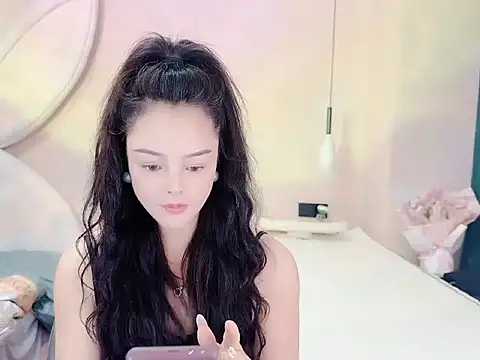 wxy-Lov online show from May 19, 2026, 9:27 am