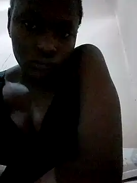 Snapshot of Queenielush chatting on May 20, 2026, 11:51 am Queenielush online show from May 20, 2026, 11:51 am