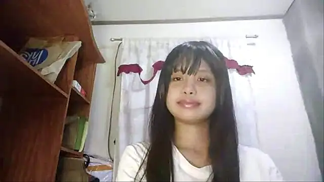 annawicket online show from May 19, 2026, 1:29 pm