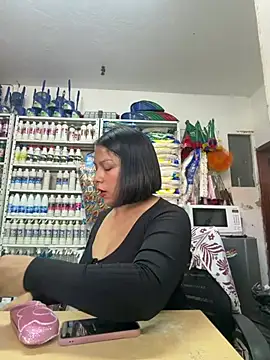 ISABELLA  LUNA online show from June 23, 2026, 1:42 pm