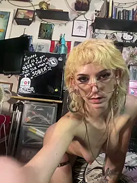 xxxspitwitch online show from June 2, 2026, 3:17 am
