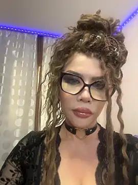 JessicaNichols  online show from May 20, 2026, 3:20 pm