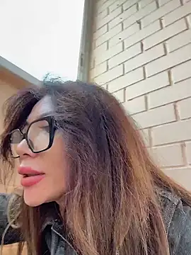 JessicaNichols  online show from June 17, 2026, 9:52 am