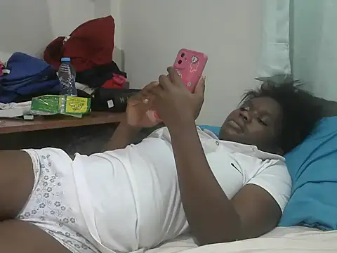Snapshot of ebony_swit chatting on June 3, 2026, 6:25 am ebony swit online show from June 3, 2026, 6:25 am