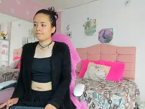 ivyyemerald  online show from June 16, 2026, 1:00 pm