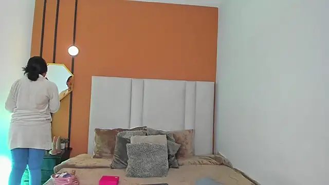 Mia boobs24 online show from June 17, 2026, 12:15 pm