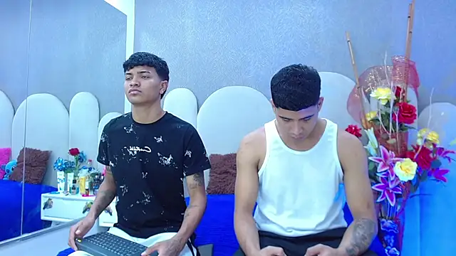sexy boys play online show from May 20, 2026, 6:10 am