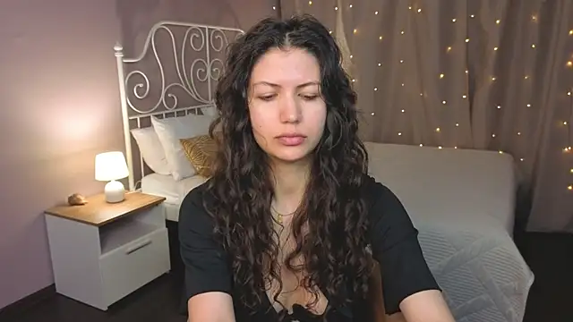 NoelPerfect online show from June 25, 2026, 5:45 am