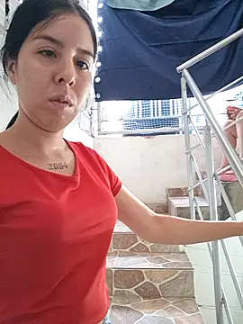 HOTANDSKINNY online show from June 15, 2026, 10:59 am
