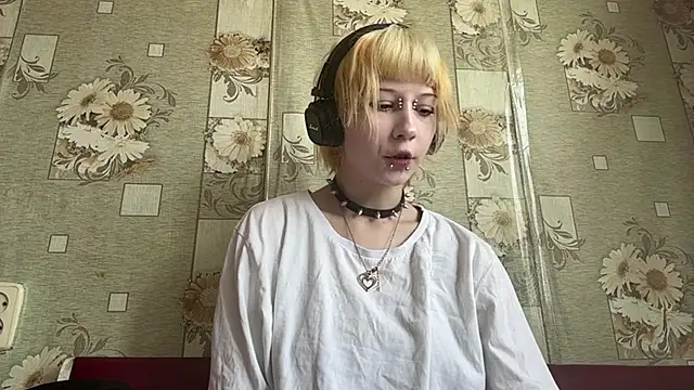 FatimahFroman online show from May 21, 2026, 9:39 am