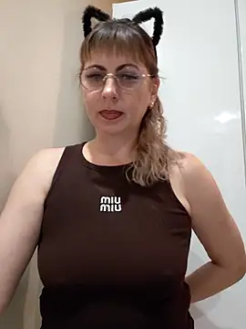 Snapshot of Kitty-MEOWW chatting on June 28, 2026, 10:49 pm Kitty-MEOWW online show from June 28, 2026, 10:49 pm