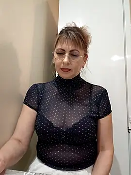 Snapshot of Kitty-MEOWW chatting on June 4, 2026, 8:13 pm Kitty-MEOWW online show from June 4, 2026, 8:13 pm