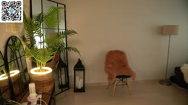 Snapshot of KiraAngella chatting on June 12, 2026, 2:04 pm KiraAngella online show from June 12, 2026, 2:04 pm