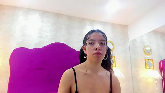 Snapshot of AlexaGill chatting on July 4, 2026, 11:49 am AlexaGill online show from July 4, 2026, 11:49 am