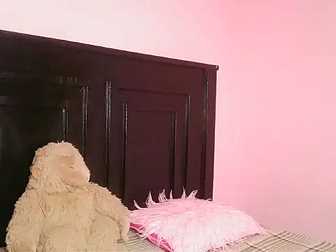 Snapshot of Wetwhispers chatting on May 25, 2026, 10:36 am Wetwhispers online show from May 25, 2026, 10:36 am