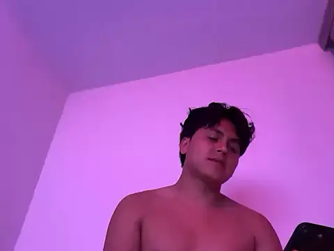 noahnoircolombia online show from May 21, 2026, 1:25 am