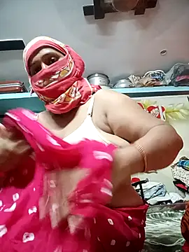 satabdibannerjee38 online show from June 3, 2026, 2:44 pm