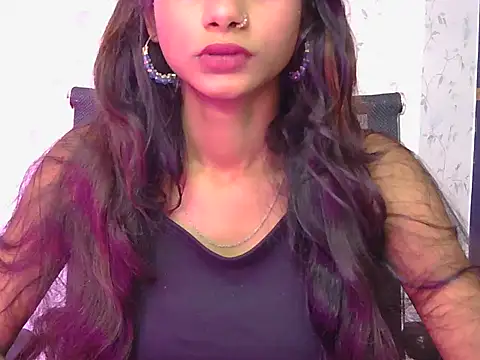 Snapshot of Priya-vermaa chatting on May 23, 2026, 6:23 am Priya-vermaa online show from May 23, 2026, 6:23 am