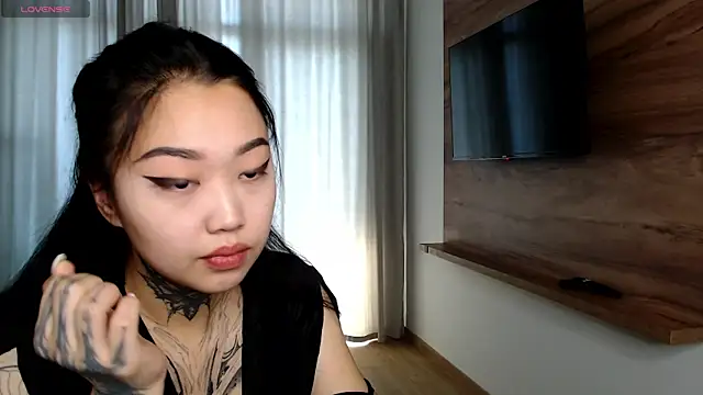 Snapshot of LillGothBaby chatting on June 3, 2026, 5:19 am LillGothBaby online show from June 3, 2026, 5:19 am