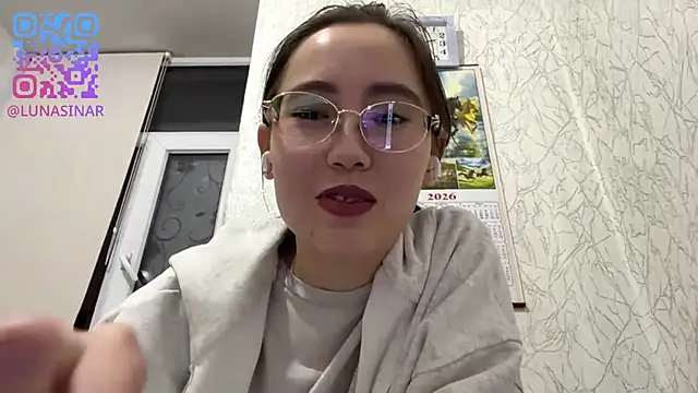 VickieTrudo online show from June 10, 2026, 9:27 pm