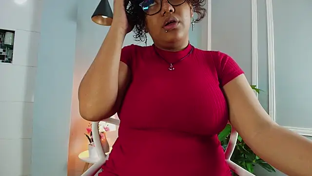 Snapshot of Kristal_donne chatting on July 2, 2026, 12:44 pm Kristal donne online show from July 2, 2026, 12:44 pm
