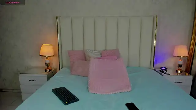 KaylaDavies online show from June 19, 2026, 8:36 pm