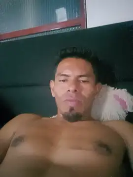 Snapshot of Dominic_24 chatting on May 21, 2026, 10:40 pm Dominic 24 online show from May 21, 2026, 10:40 pm