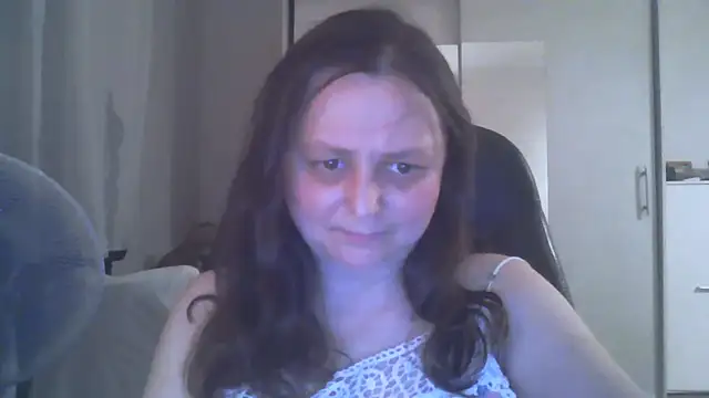 Snapshot of TaylorLovely chatting on July 1, 2026, 8:09 pm TaylorLovely online show from July 1, 2026, 8:09 pm