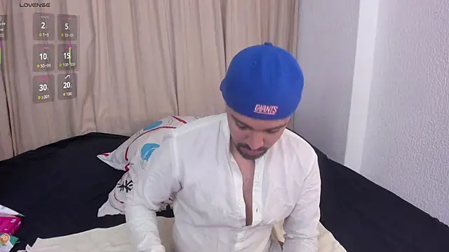 Snapshot of max_ed chatting on June 5, 2026, 5:45 am max ed online show from June 5, 2026, 5:45 am