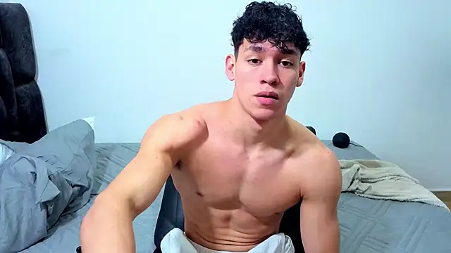 Luke Muscle online show from July 12, 2026, 8:09 pm