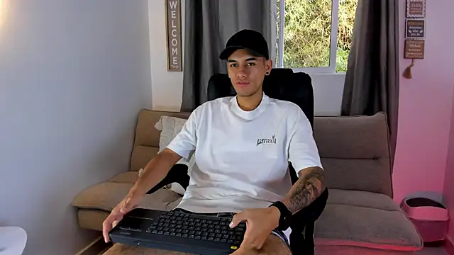 NickCopeer  online show from July 17, 2026, 1:08 pm