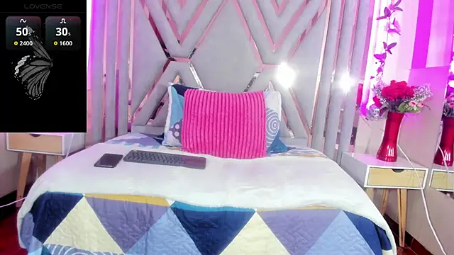 Snapshot of hada_russo chatting on June 26, 2026, 4:29 am hada russo online show from June 26, 2026, 4:29 am