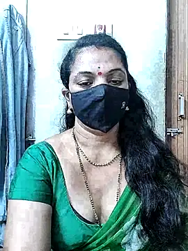 Snapshot of Leela_555 chatting on May 28, 2026, 1:02 am Leela 555 online show from May 28, 2026, 1:02 am