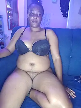 Snapshot of QueenLave chatting on May 26, 2026, 11:52 am QueenLave online show from May 26, 2026, 11:52 am