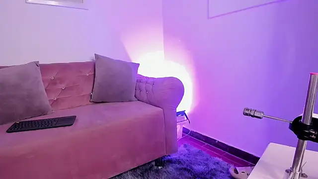 Snapshot of Vaelina_ chatting on June 3, 2026, 10:58 pm Vaelina online show from June 3, 2026, 10:58 pm