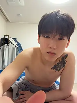 k-kinky online show from May 22, 2026, 7:12 pm