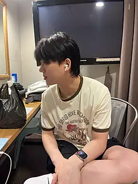 k-kinky online show from July 6, 2026, 12:23 pm